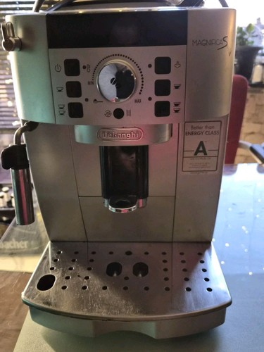 Delonghi magnifica silber - s,