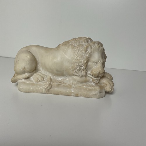 Liegender löwe statue aus - liegender,