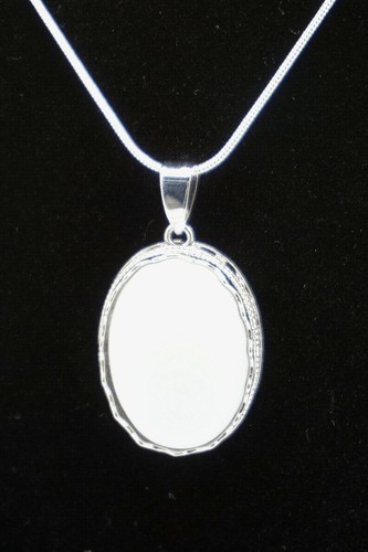 Silberkette mit ovalem