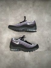 Nike Air Turnschuhe Gr. 38,5 - UK 5,5 Neuwertig