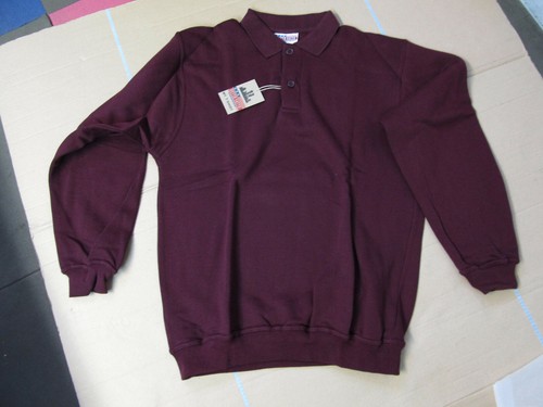 Pullover mit kragen und - pullover,