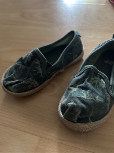 Espadrilles grün mit dino - h&m,