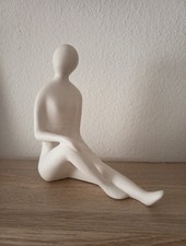 Skulptur Frau Gilde, weiß