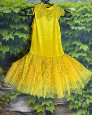 Schöner Ballett-Tanzbody mit integriertem Rock (Gelb, 9–11 Jahre)