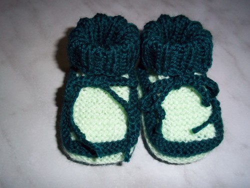 Handgestrickte babyschuhe - babyschuhe, ca