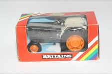 Britains 9420 Farm Tractor -