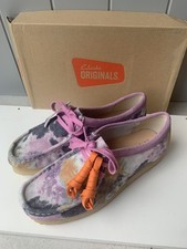 NEU DAMEN CLARKS ORIGINALS WALLABEE VELOURSLEDER BUNT TIE DYE WILDLEDER SCHUHE GRÖßE UK 6,5