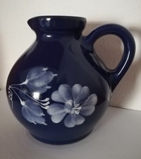 Krug mit Henkel bauchig