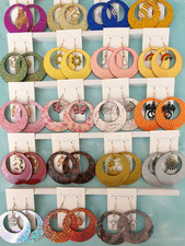 Holzohrringe XL mit Textilleder, rund mit  Anhänger, Handarbeit, Unikat