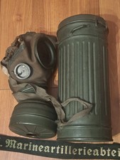 Gasmaske + Dose + Mützenband