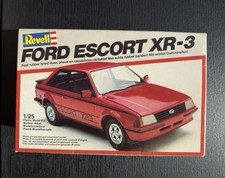 Revell Ford Escort XR-3, 1:25, 1981, fast fertig, mit weiteren Teilen Ford Conv.