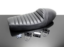 Cafe Racer SITZBANK universal schwarz mit Höcker und Quersteppnähten