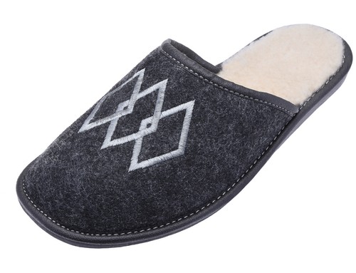 Warme filzpantoffeln mit - warme,