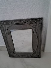 Spiegel Stehspiegel Rahmen aus Zinn, gepunzt.  Jugendstilmotiv