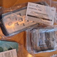 Pampered Chef Verstellbare Zweiseitige Reibe neu