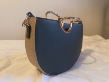 Mintgrüne Handtasche