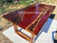 Roter Epoxidharz Esstisch mit