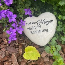 Grabschmuck Grab-Herz mit Spruch "Tief im Herzen bleibt die Erinnerung"