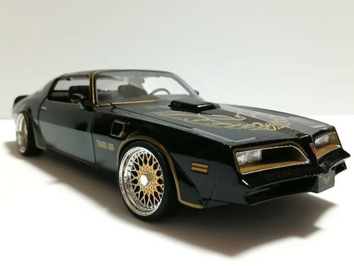Maisto pontiac firebird - 1/18,