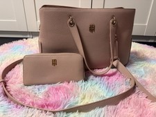 Tommy Hilfiger Tasche und