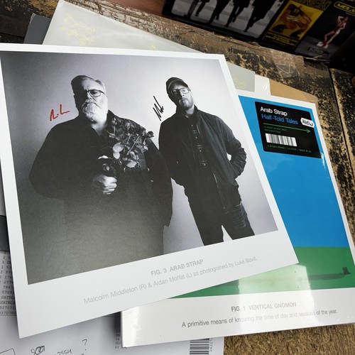 Arab strap half - -, tales