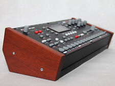 Ständer für Elektron Analog Four, -Analog Rytm, -Octatrack. Meranti/Mahagoni