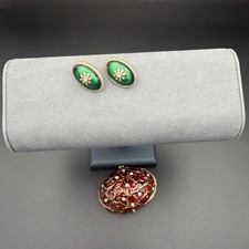 Schmuckdöschen und Ohrstecker