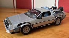 Delorean - Back To The Future 2 - Modellauto - 1:24 - 1/24 - DMC - ohne OVP