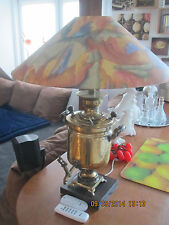 Tischlampe bestehend aus nostalgischen Samowar, elektrifiziet mit Luxus-Schirm 