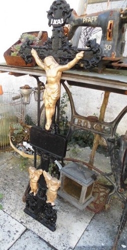 Antikes gusseisener kreuz - kreuz, /