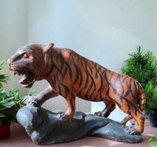 Handgeschnitzte Tigerfigur aus