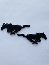 2x Mustang Emblem Zeichen