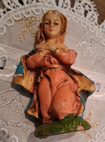Alte krippenfigur mutter - alte,
