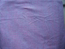 rotweiß karierter Stoff