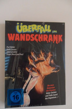 Überfall im Wandschrank -