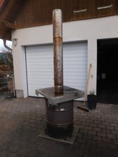 Feuertonne bzw. Fass mit Ofenrohr / Schornstein