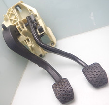 BMW 5 / F10 / PEDALERIE