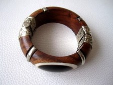Außergewöhnlicher Armreif aus Holz mit Onyx,aus Indien-Unikat!