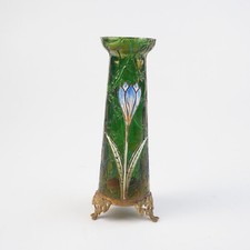 Alte Jugendstil-Vase grün Mundgeblasen mit Messingmontur Handbemalt Irisierend