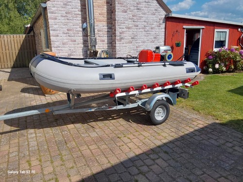 Schlauchboot mit 6 ps - 6,