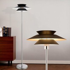 Stehlampe mit Fußschalter