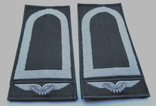 KLETT  Rangabzeichen Luftwaffe Stabsunteroffizier weiß/oliv  Schulter Klappen