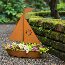 Rustikales Metall Segelboot