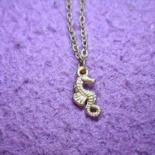 Halskette Modeschmuck Seepferdchen Goldfarben