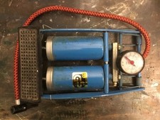 Fußpumpe mit zwei Zylinder für z.B. Autoventile