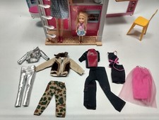 Barbi Haus mit Puppen und