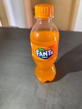 Fanta Flasche Orange aus