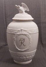 KPM Berlin Porzellan Deckelvase mit Adler – Friedrich der Große – Monogramm „R“