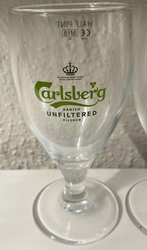 Carlsberg half pint - half, glas