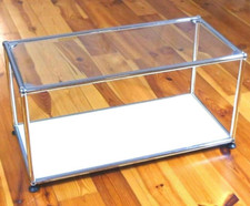 * USM Haller TV Glasregal